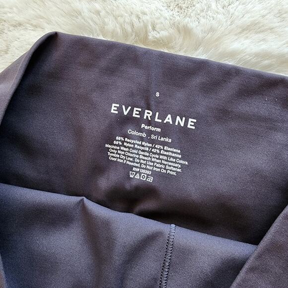 Everlane The Perform High-Waisted Biker Shorts Dark Plum Purple S Compression - Picture 7 of 12